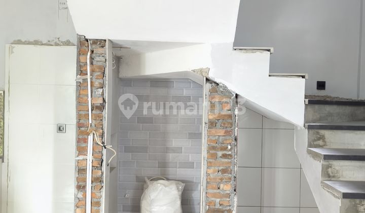 Rumah Villa Mewah Dalam Komplek di Givenchy One Medan 2