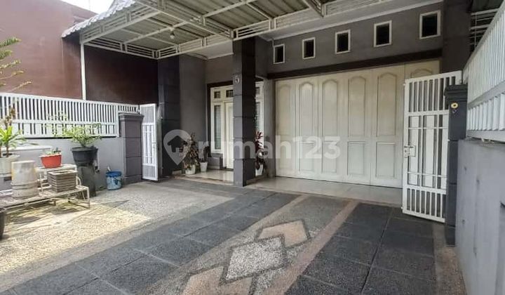 Rumah Mewah 2 Lantai Siap Huni di Lokasi Strategis Pusat Kota 2