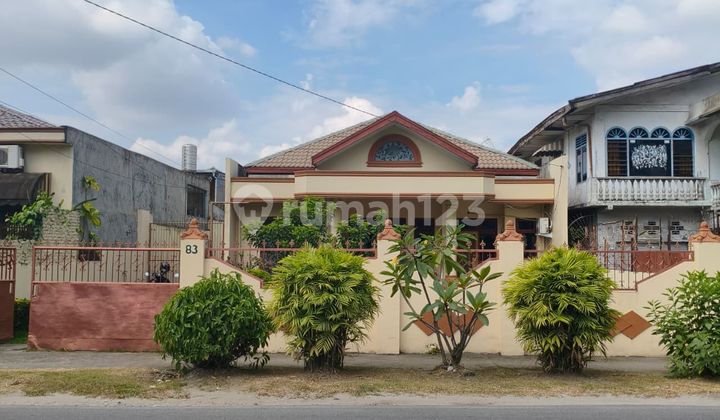Rumah Bagus Sangat Luas dengan Lokasi Strategis dan Siap Huni di Kota Medan