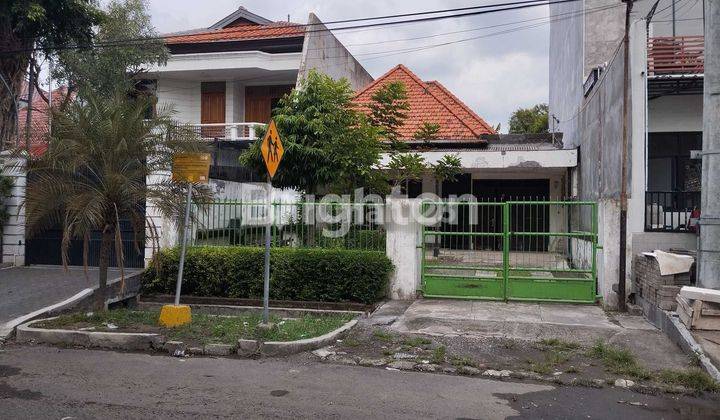 RUMAH DI JALAN TRUNOJOYO - SURABAYA 1