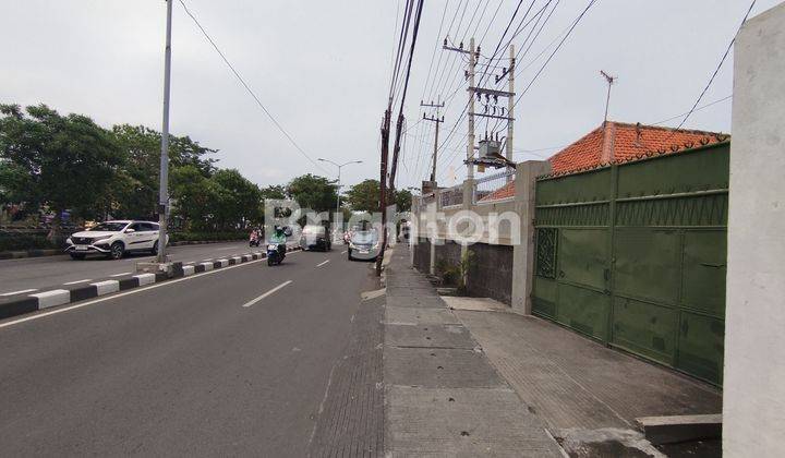 RUMAH DAN GUDANG DI JALAN RAYA KEDUNG COWEK - SURABAYA 1