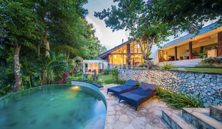 For Sale – Elegant Luxury Villa In Sukawati, Bali 700.0 M² Freehold Land Certificate