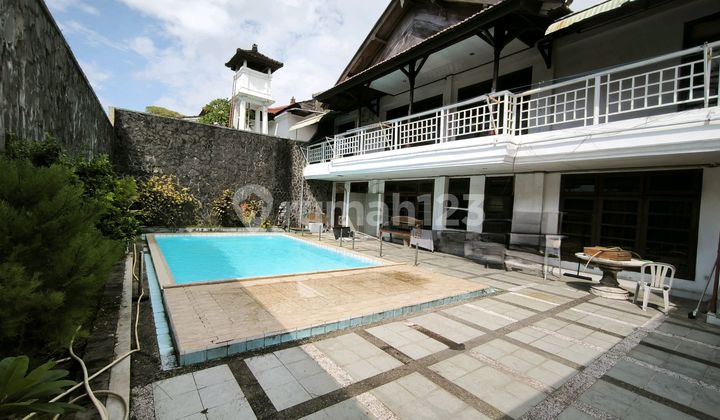 Large 2-Storey 400 m² House Strategically Located Near Tuban Airport, Kuta
