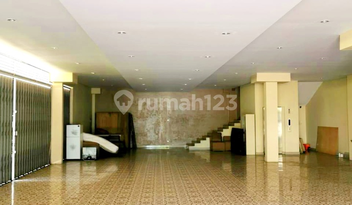 Strategic 3-Story Shophouse 750 M² on Imam Bonjol, West Denpasar 2