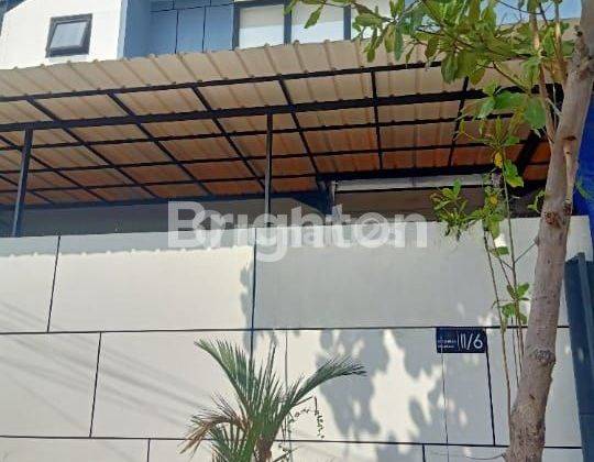 Rumah Renoved 2 Lantai Di Sutorejo Selatan 1