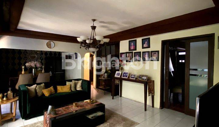 Rumah 2 Lantai Di Jalan Raya Mulyosari Area Strategis 2