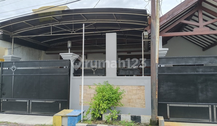 Quick Sale Ready-to-Live House One Step to Mulyosari Main Road