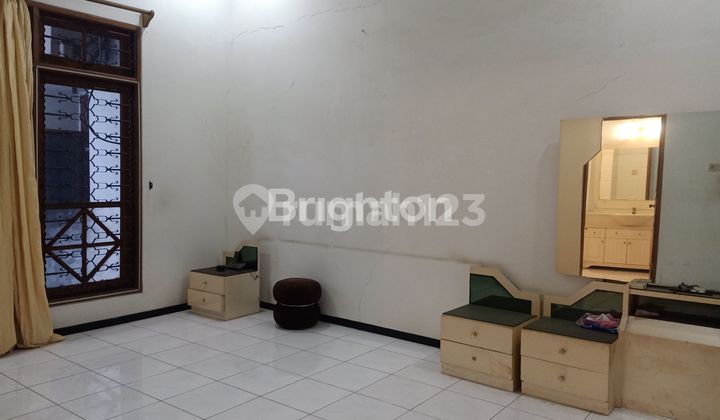 Rumah Lama 1 Lt. Terawat Manyar Kartika Dekat Stiesia 2