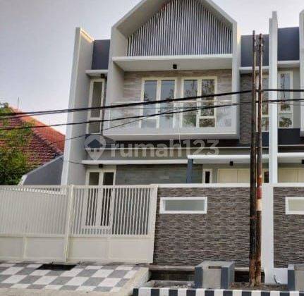 Rumah Baru Gress 2 Lantai Scandinavian Manyar Tirtomoyo 1