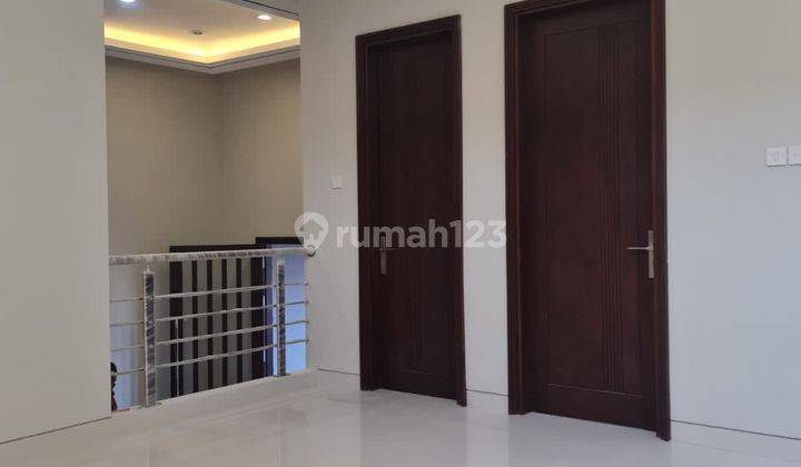 Rumah Baru 3 Lantai Araya Minimalis Modern 2