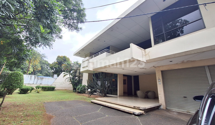 Luxury Home Exclusive - Siap Huni, Lokasi Prestisius di Kebayoran Baru, Jakarta Selatan