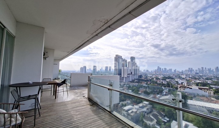 Exclusive Penthouse for Sale in the Heart of Kemang with Amazing City View 2