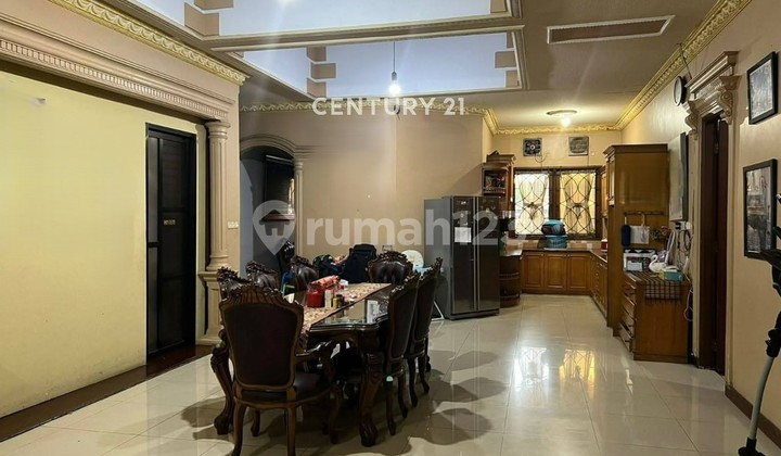 Dijual Rumah Luas dengan Kolam Renang di Duren Sawit Jaktim 9417 2