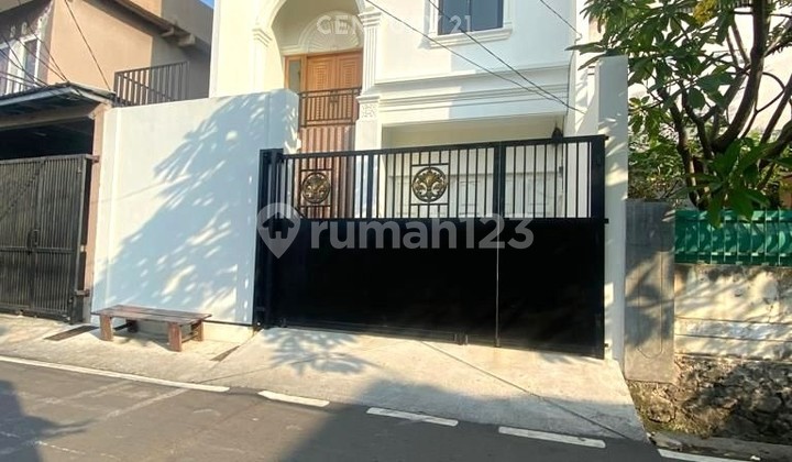 Rumah Baru Siap Huni Di Jakarta Selatan  8102