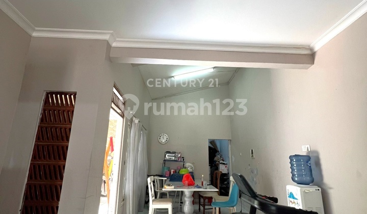 Comfortable and Strategic Residence in Ciputat Tangerang Selatan 8393 2