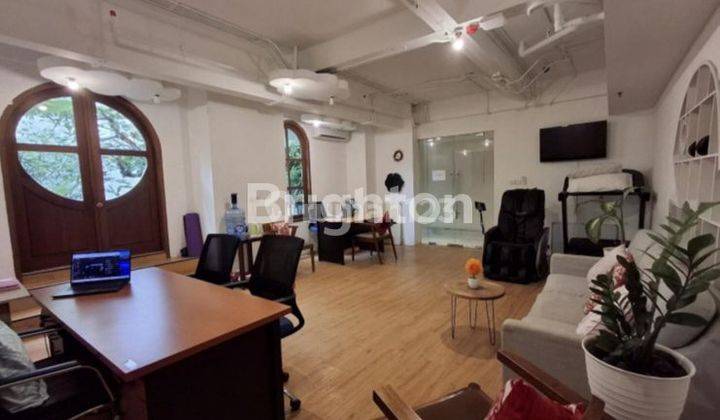 Ruang Cocok Untuk Kantor Atau Salon Kecil di Apartemen 2