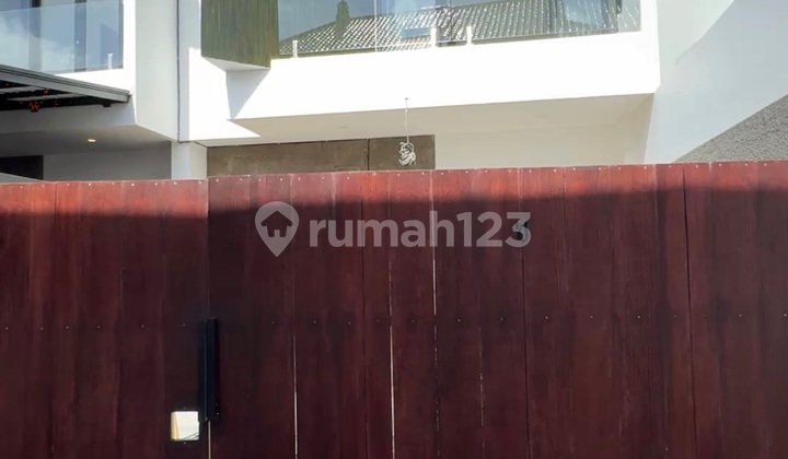 Rumah Baru 2 Lantai Desain Minimalis Modern Denpasar Selatan 2