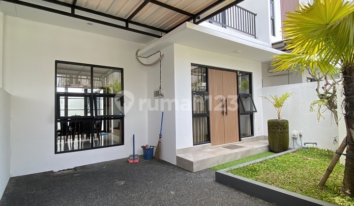 Disewakan Rumah Baru 2 Lantai Furnished di Dalung 2