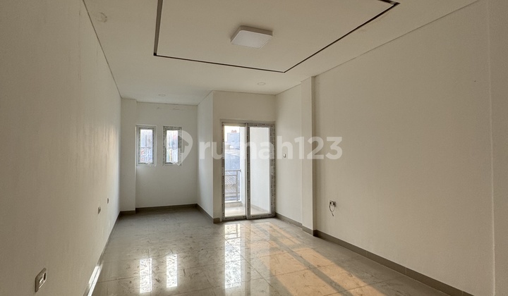 Rumah Baru Makaliwe 3lantai Grogol Pertamburan Jakarta Barat 2