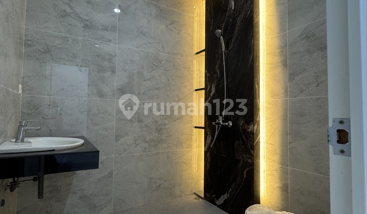 Rumah Baru Taman Ratu 4 Lantai Row 2mobil Jakarta Barat 2