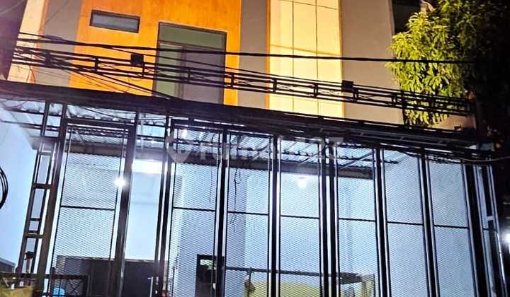Rumah Full Furnished Modern di Dutamas Jelambar One Gate System
