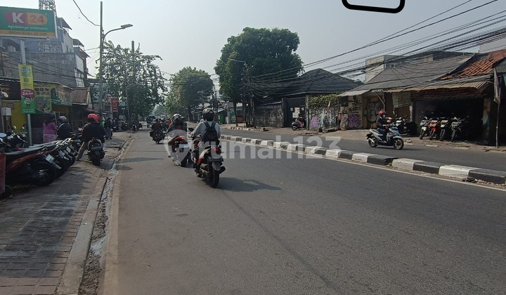 Quick Sale Commercial Roadside Land in Palmerah, West Jakarta
