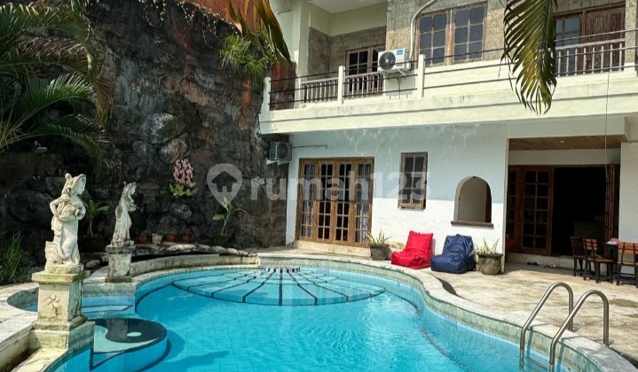For Rent: Luxury Villa at an Affordable Price in a Strategic Location For Rent: Luxury Villa at an Affordable Price in a Strategic Location