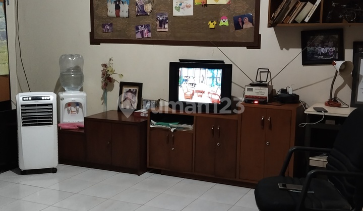 Rumah Siap Huni Dikedoya Dijual. Dengan Harga Yang Kompetitif Nilai Jual Dibawah Njop.lokasi Yang Strategis Banyak Diminati.nyaman Untuk Tempat Tinggal