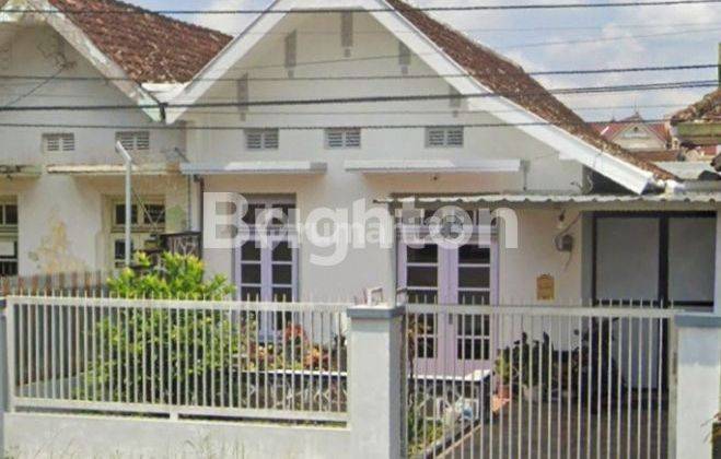 RUMAH KELUARGA MODEL BELANDA TERAWAT DI KOTA MALANG 1