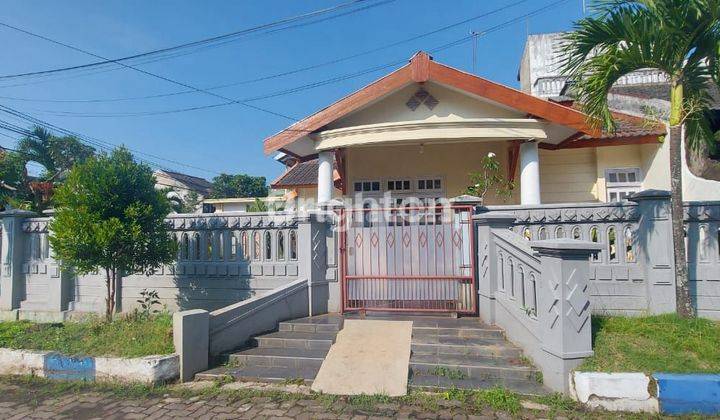 RUMAH HOOK LUAS DI ARAYA MALANG 1