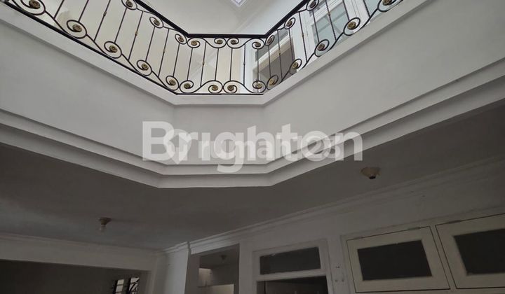 RUMAH NON FURNISH TERAWAT DI MANYAR SURABAYA 2