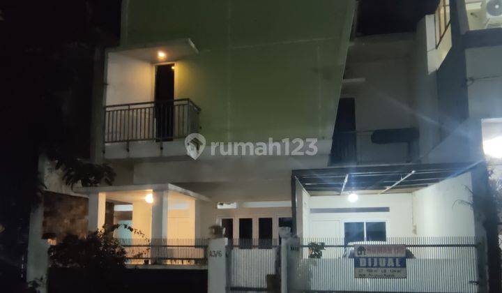 Rumah 2 Lantai Di Pusat Kota Depok Jalan Juanda Dekat Tol Cijago 2