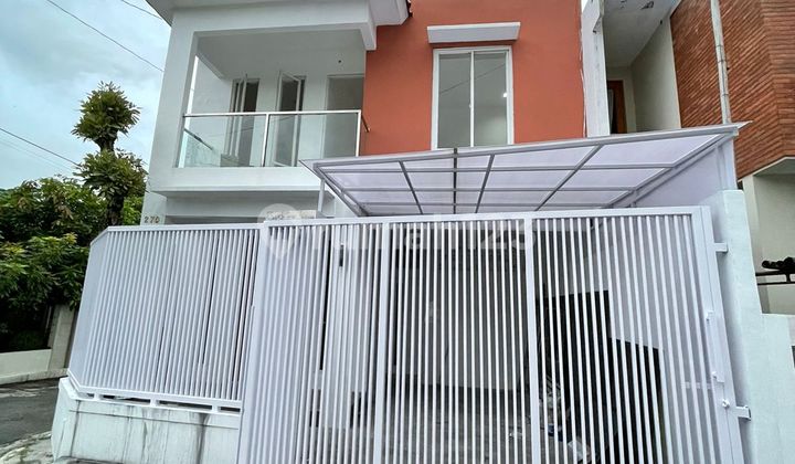 Rumah Cantik 2 Lantai Jalan Damai Sleman 2
