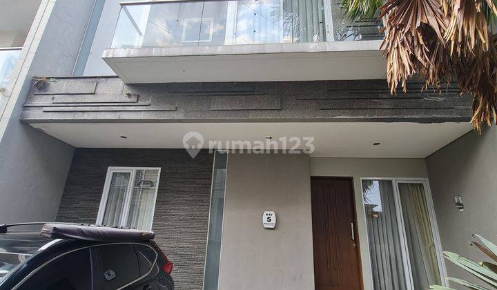 Rumah Komplek Mewah Setrasari Setiabudi Dekat Upi Maranatha 2