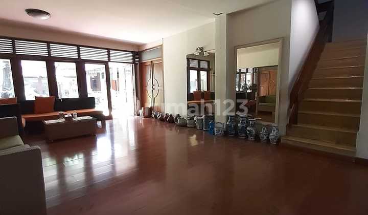 Rumah Simprug, Jakarta Selatan SHM 2