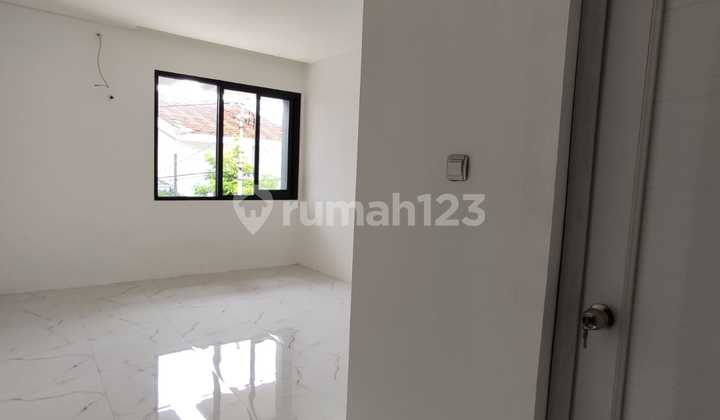 Brand New House in Pulo Asem Rawamangun Ready to Occupancy! Great No Flood One Gate! Cheapest 2