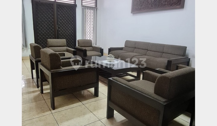 Rumah cantik mewah di Rawamangun termurah! Startegis SHM! Siap Huni