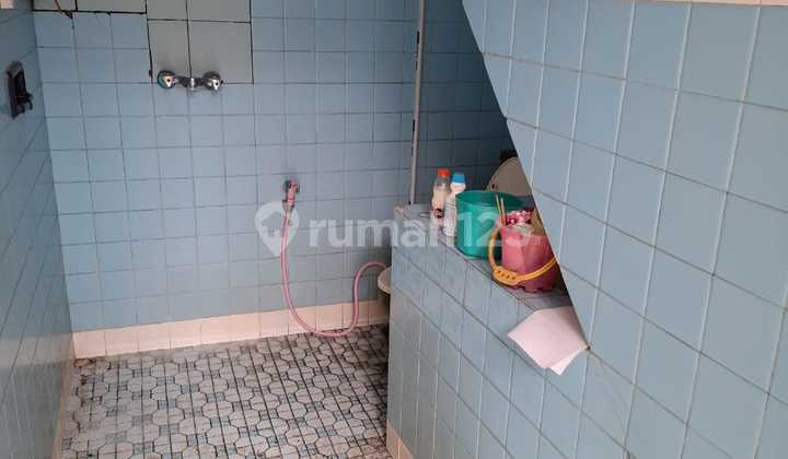 For Sale Middle City House. Can Pass 2 Cars For Sale Middle City House. Can Pass 2 Cars