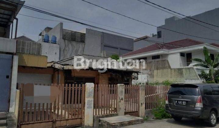 RUMAH TUA HITUNG TANAH DI PLUIT 1