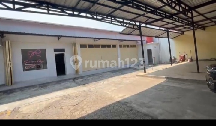 Warehouse/Business Space Along the Main Road in Semarang City 2