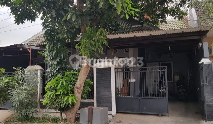 Ready-to-Occupy 4-Bedroom House Near UNDIP Tembalang