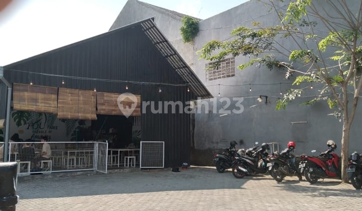 Spacious Commercial Space Ready for Culinary Business in East Semarang 2