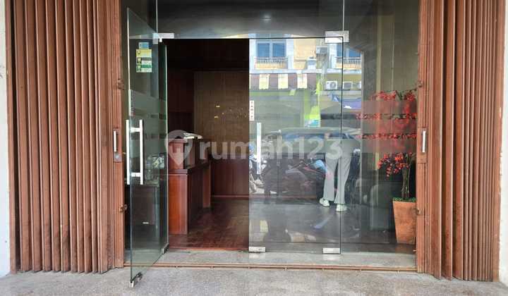 3-Storey Shophouse Fully Furnished Next to Java Mall Semarang Crazy Negotiable 1