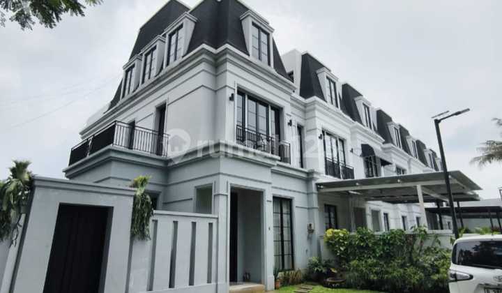 Rumah 3 Lantai Ada Private Pool di Townhouse Mewah Kemang Jakata 2