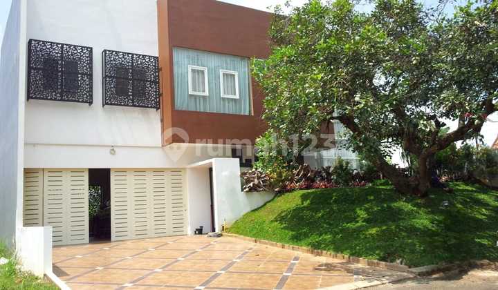Beautiful Luxury Villa Style House in the Exclusive Alam Sutera Cluster