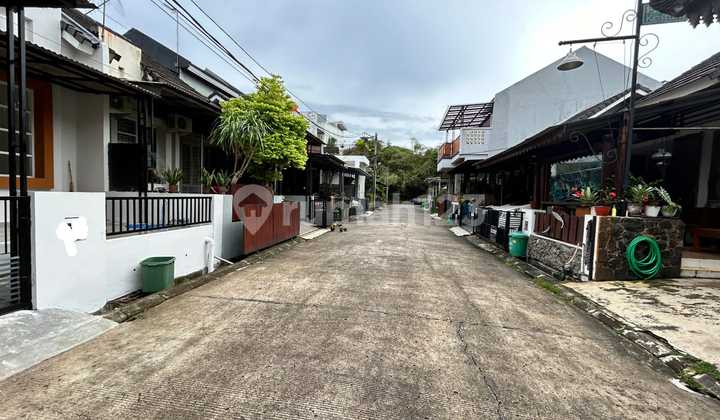 For Sale Comfortable House in a Cluster in Pamulang Ciputat Tangerang 2