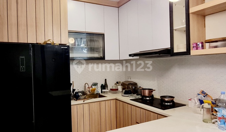 Modern Design Siap Huni di Townhouse Bambu Apus Jakarta Timur 2