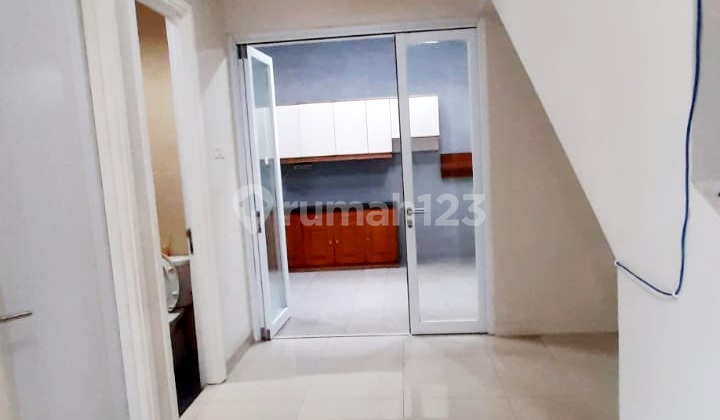 Rumah 2 Lantai Semi Furnish di Cluster Fortune Graha Raya 2
