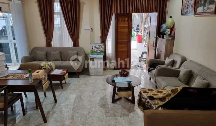 The House And All Its Furniture Near Transmart Graha Raya Bintaro