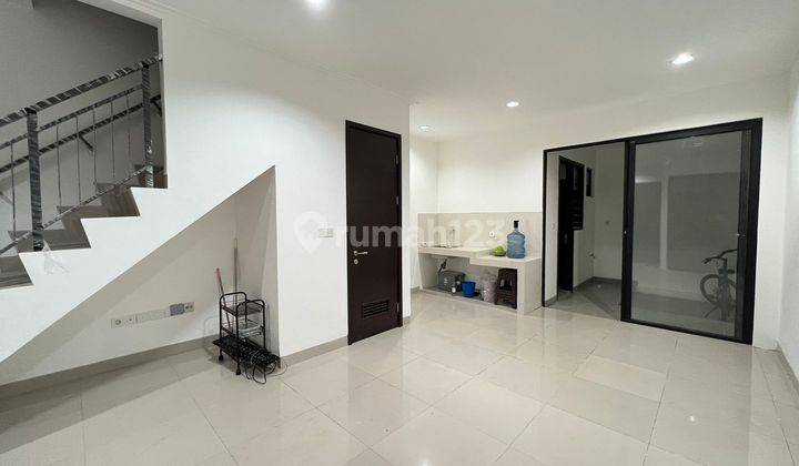 Disewakan Rumah Milenial Pik2 Uk 4,5x15 2Br Kosongan Bagus 1